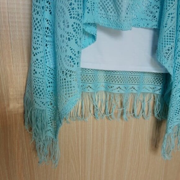 Amy Wear Crochet look cardigan/tank Top - Picture 5 of 7